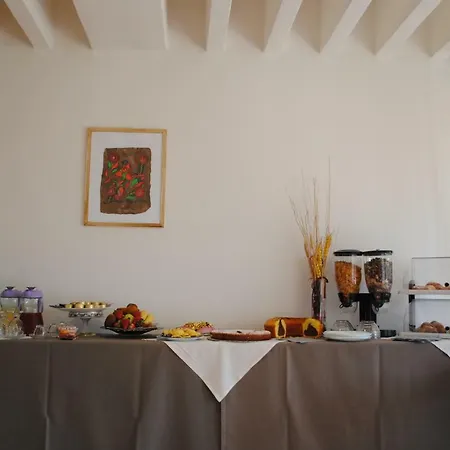 Bed & Breakfast Regina 4*